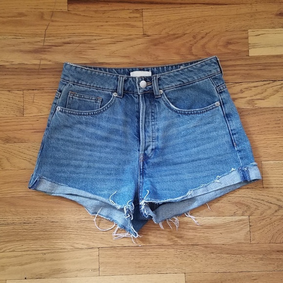 H&M Pants - ✨️Will be donated on 12/3✨️High Waisted H&M Jean Shorts